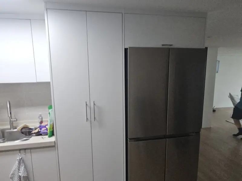 냉장고장 리폼 비용보다 만족도가 높았던 맞춤 수납장 시공